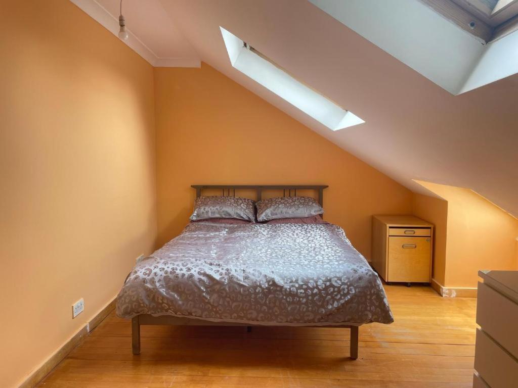 Private Direct Travel Heathrow & Ldn Gasthuis *